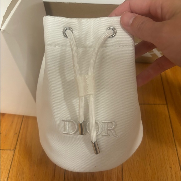New, Dior bucket bag, cream color - Picture 2 of 3